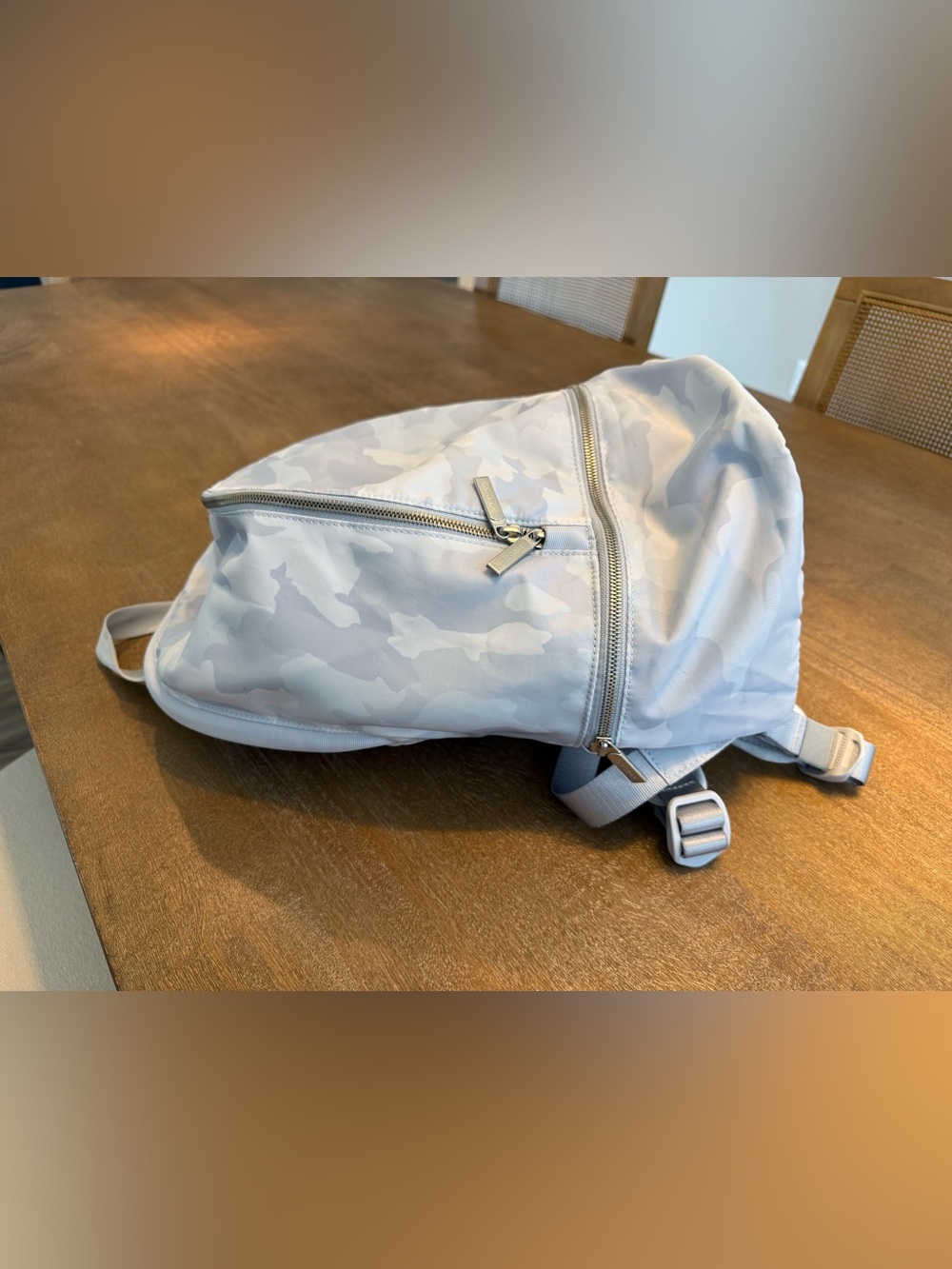 Lulelemon City Adventurer Backpack Light Grey Camo - Picture 4 of 8